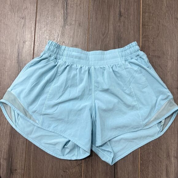 Lululemon hotty hot shorts mid rise 4” - Picture 1 of 3